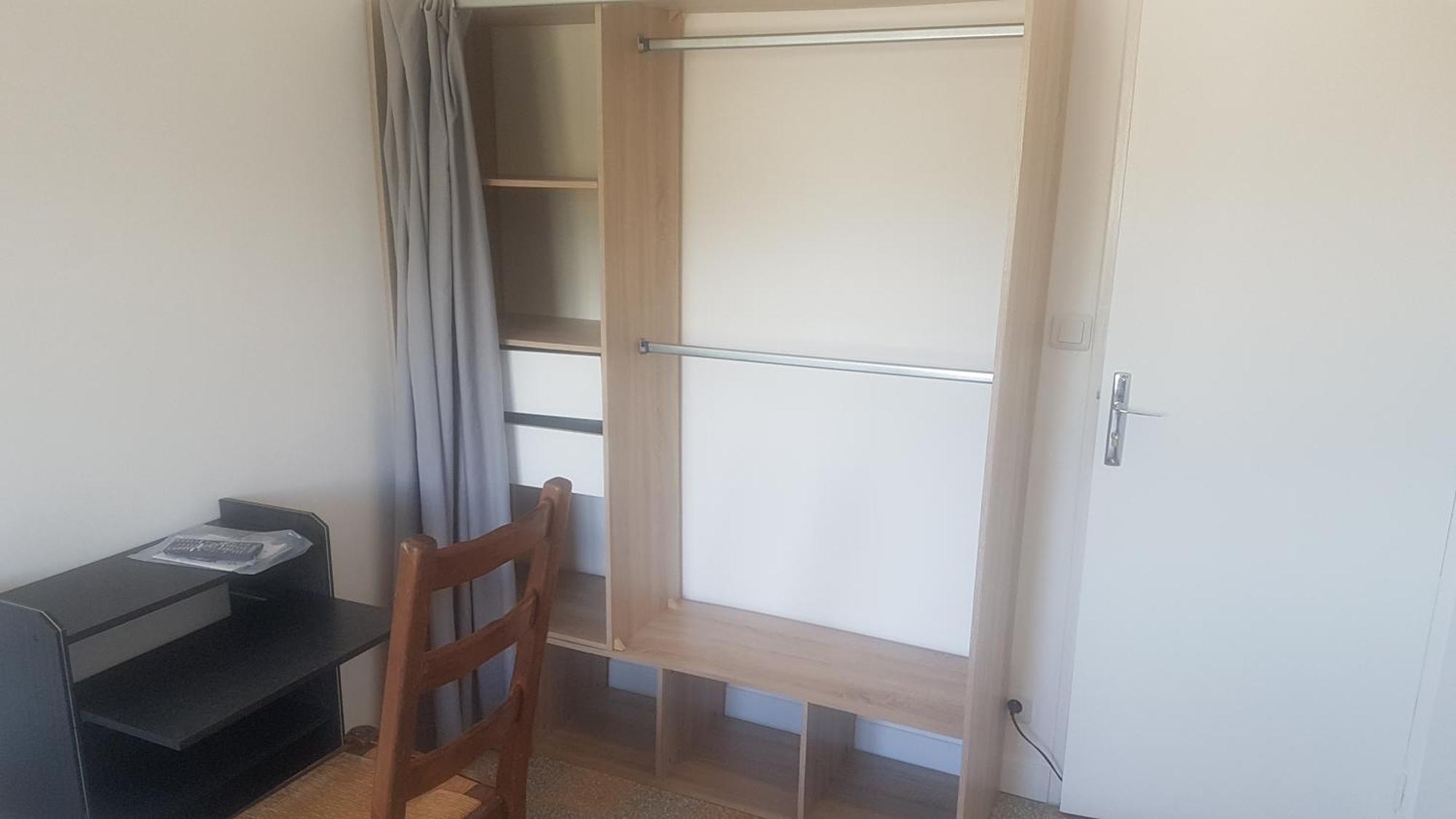Seaside Tram Haven: Budget-Friendly Room with Kitchen and Views Nice Room photo