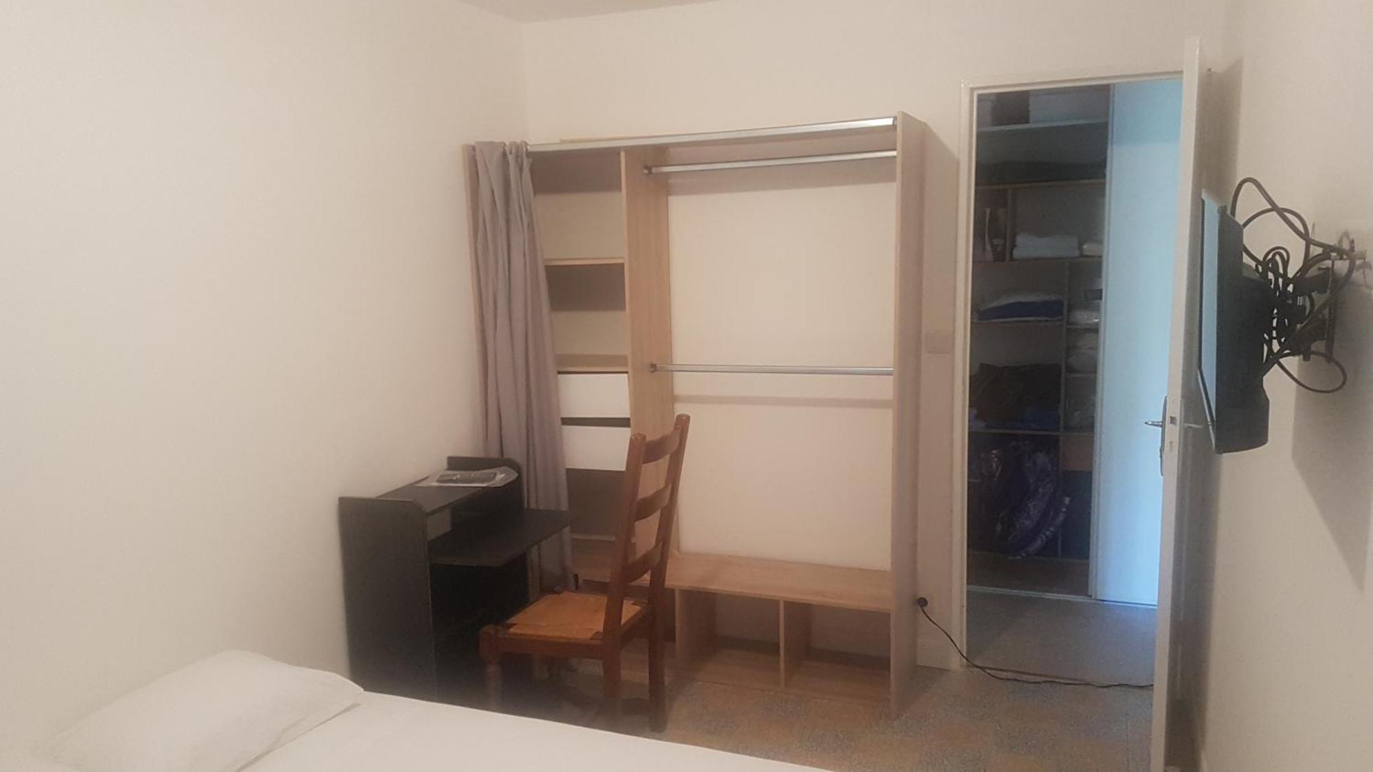 Seaside Tram Haven: Budget-Friendly Room with Kitchen and Views Nice Room photo